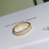 世界中で大人気♪ヴァンクリーフ&アーペル エステル エタニティリング VCARN57O00