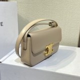 累積売上総額第１位！セリーヌ 偽物トリオンフチェーンショルダーバッグ リザード 4色 197994BFJ.29VD