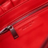 大人気！ボッテガヴェネタ コピー ザチェーン カセット レザー製クロスボディバッグ bot40391