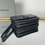 欲しい♡超限定♪【バレンシアガ】ミニクロスボディバッグ スーパーコピー★ブラッククロコダイルプリントレザー bar05716
