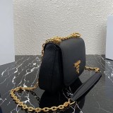 追跡付き 安いプラダ サフィアーノレザー ショルダーバッグ 偽物 puo73540
