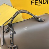 可愛いフェンディ バイ ザ ウェイ 偽物 ミディアム レザー ボストンバッグ fef32918