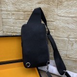 希少色フェンディ バッグ バグズ コピー ナイロンワンショルダーバックパック fep71090