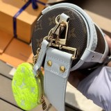 可愛い ルイヴィトン ショルダーバッグ 偽物 可愛いサイズ感 m81485