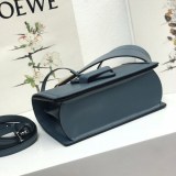 送料込 ロエベ ショルダーバッグ 偽物 Barcelona シルクカーフレザー 0010594190