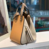新作 ロエベ ハンモック 偽物 バッグ スモール クラシックカーフ loi00268