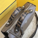 可愛いフェンディ バイ ザ ウェイ 偽物 ミディアム レザー ボストンバッグ fef32918