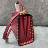 争奪戦 新作 ヴァレンティノ 激安 カーフレザー スタッズ バッグ パロディ Vui10998