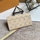 目を惹くカラー ルイヴィトン 長財布 偽物 マヒナ ポルトフォイユ ベージュ vuh42800