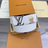 最安値挑戦ルイヴィトン サンチュール・LVイニシャル 偽物 40MM リバーシブル ベルト vuy68513