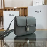 ☆超人気☆セリーヌ 関税補償☆ ミディアムTABOUショルダー 偽物 Ceu71306