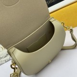 ディオール BOBBY ミディアムバッグ コピーボックスカーフスキン M9319UMOL_M39U