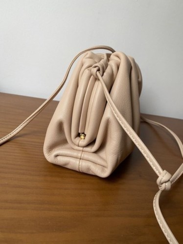 争奪戦ボッテガヴェネタ ミニ ザポーチ コピー レザー製ミニクラッチバッグ bom07312