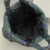 稀少【プラダ】パデッド Re Nylon 偽物トートバッグ リナイロン puy63958