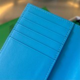 即発送 ボッテガヴェネタ 偽物 パスポートケース bof71953