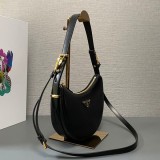 可愛いプラダ アーケ レザーショルダーバッグ コピー 3色 1BC194