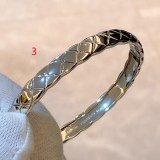 入手困難品！【シャネル】ココ クラッシュ コピー ブレスレット shu26102