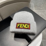 最安値挑戦 フェンディ ニット帽 偽物