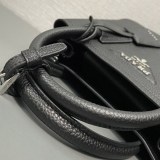 可愛い プラダ サフィアーノレザー ダブル ミニバッグ puf93672