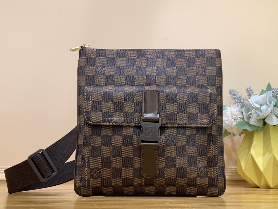定番人気！ ルイヴィトン メンズ ショルダーバッグ 偽物N51127