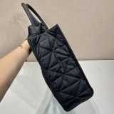 売上総額１位！プラダ Re-Nylon トップステッチ トートバッグ 偽物 2VG096 puo67071