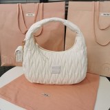 プレゼント最適 ミュウミュウ マテラッセ 偽物 Re-Nylon ホーボーバッグ myi51463