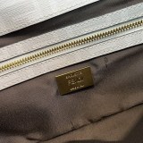 最新でオシャレ フェンディ バゲット 偽物 ミディアムファブリックバッグ fen90010
