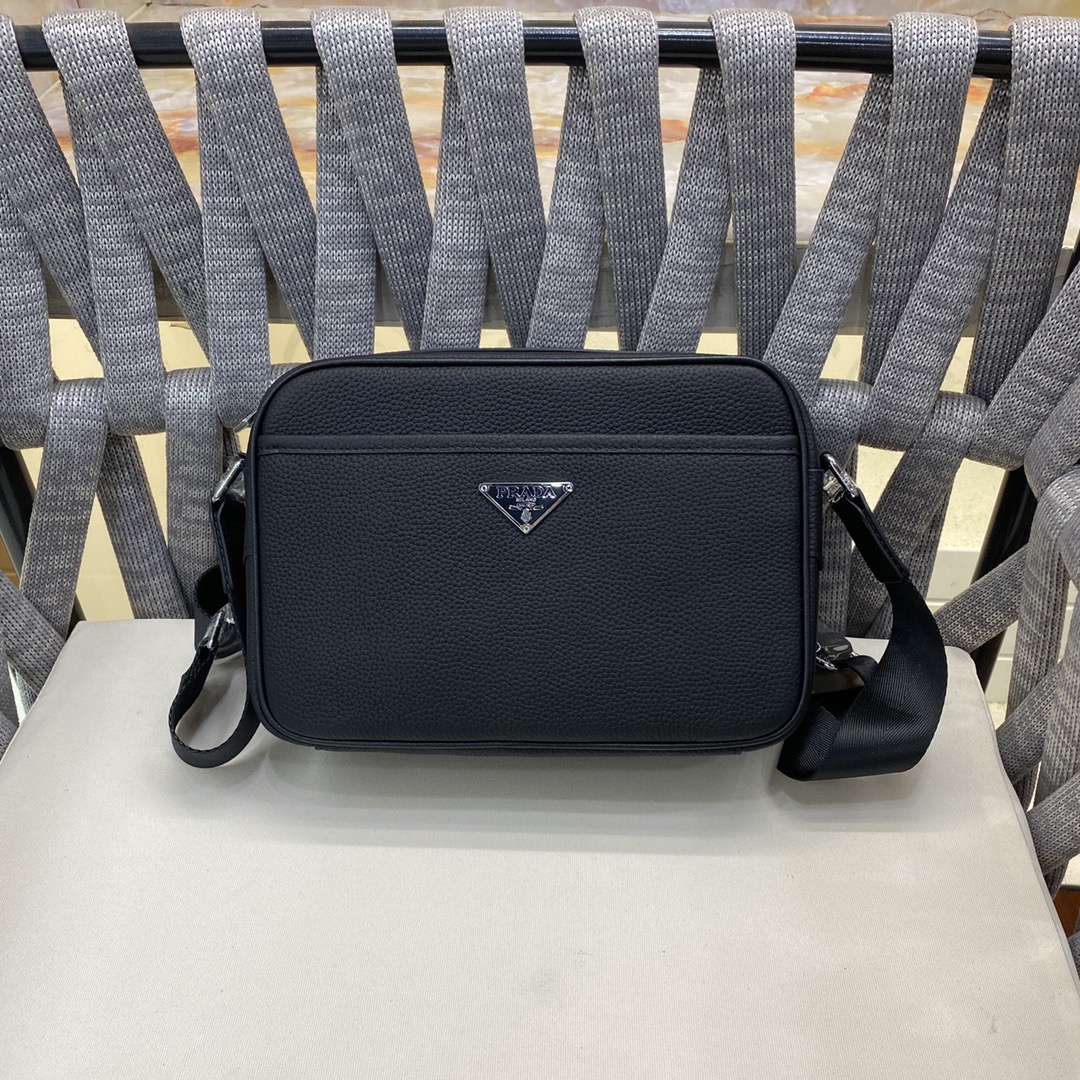 送料込 プラダ メンズ ショルダーバッグ スーパーコピー