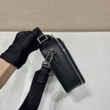 注目アイテム♡ プラダ メンズ ハンドバッグ スーパーコピー2VH069