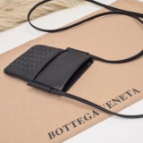 完売必至 ボッテガヴェネタ メンズ 携帯電話バッグ 偽物20604