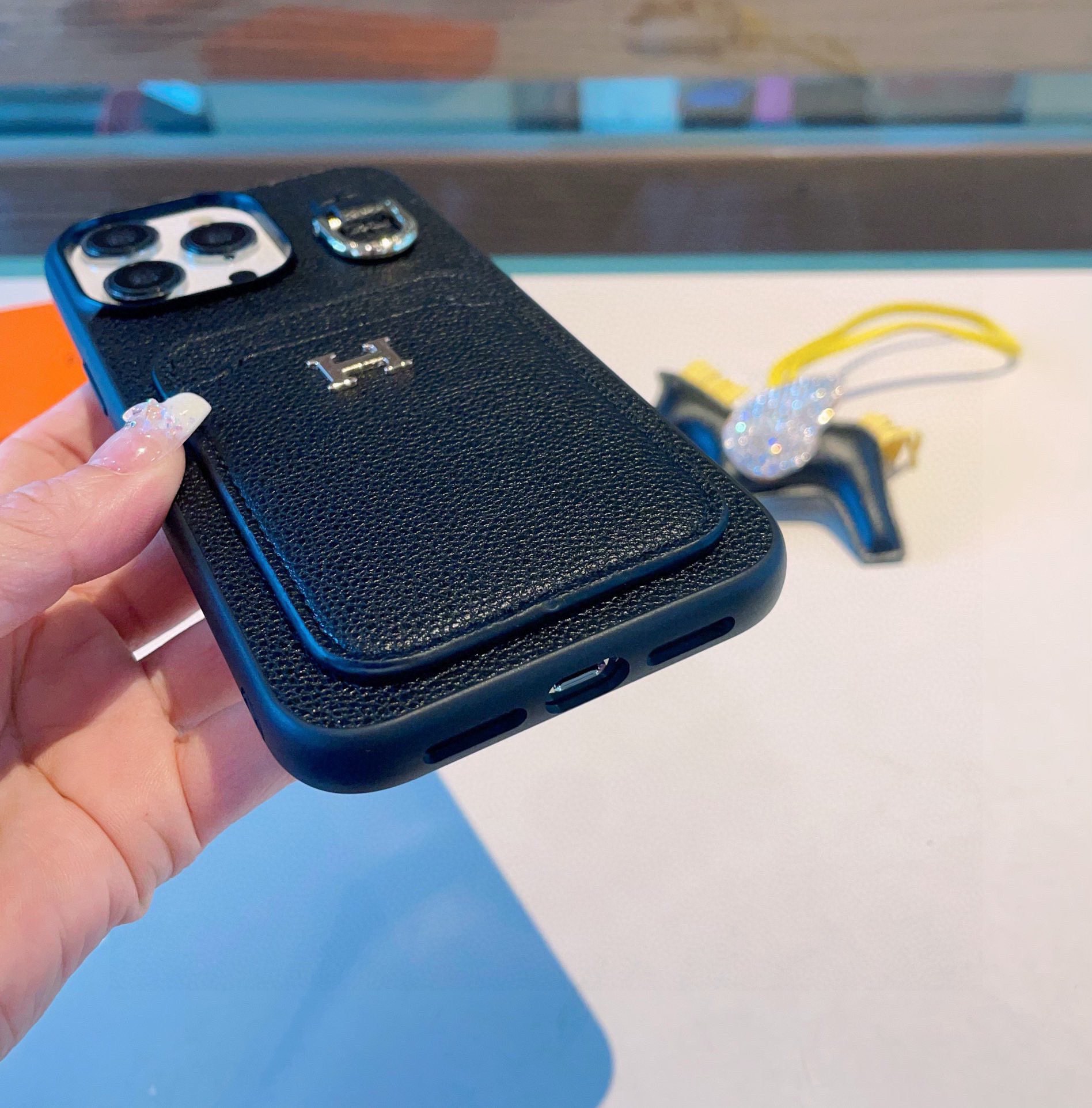 新色登場☆ エルメスiPhone ケース 全機種 販売