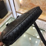 ☆超人気☆ ボッテガヴェネタ メンズ ブリーフケース 偽物