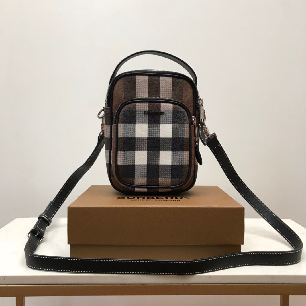 【大特価】 バーバリー メンズ 携帯電話バッグ スーパーコピー