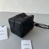 争奪戦ボッテガヴェネタ カセット ショルダーバッグ コピー ブラック 680218VCQC48425