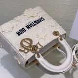 【こだわりある刺繍！】レディディオール 偽物 バッグ ミディアム def63732