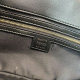 フェンディ ブラックレザー バゲット コピー ラージ ショルダーバッグ fec43484