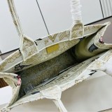 ディオール Large 刺繍入り トートバッグ 偽物 ブックトート deu27040