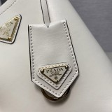 プラダ サフィアーノレザー ミニバッグ 偽物 pur07658