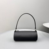 注目度抜群！クロムハーツ 偽物 クロス バケツバッグ Kun45818