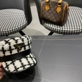 完売必至 プラダ キャスケット 偽物