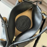 大人気！ロエベ パセオバッグ コピー（シャイニーナパカーフ） A709W15X02