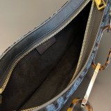☆超人気☆フェンディ ショルダーバッグ 偽物 2Way ロゴ O LOCK SWING HOBO fet74122
