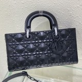 即発送 ディオール LADY D-JOY ミディアムバッグ 偽物 dee57244