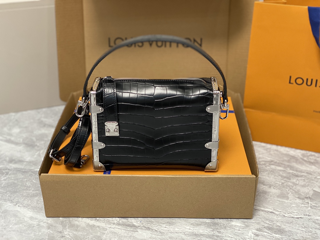 使い勝手良し ルイヴィトン メンズ ショルダーバッグ スーパーコピーM21477