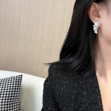 グラフ 偽物 ワイルドフラワー ダイヤモンド イヤークライマー イヤリング guc49775