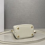 プラダ サフィアーノレザー ミニバッグ 偽物 pur07658