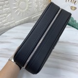 超希少！ プラダ メンズ クラッチバッグ 偽物