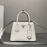 可愛い プラダ サフィアーノレザー ダブル ミニバッグ puf93672