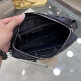 ☆超人気☆ バーバリー メンズ ショルダーバッグ 偽物