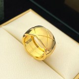 お洒落に♪シャネル ココクラッシュリング 偽物 18Kベージュ ラージ shb87314